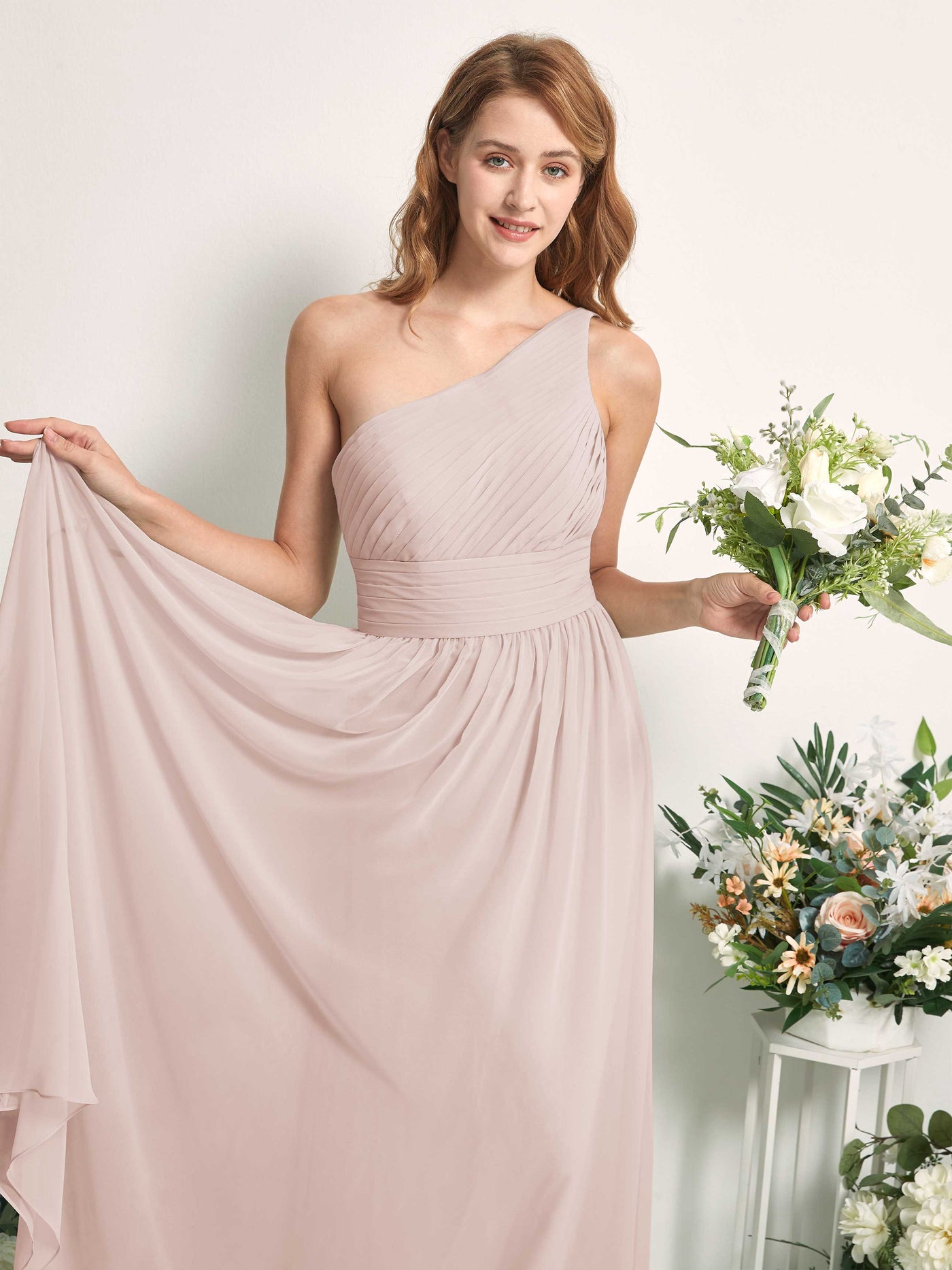 Carlyna Robe Trapèze Asymétrique Longueur ras du sol Mousseline Demoiselle d'honneur Biscotti #couleur_biscotti