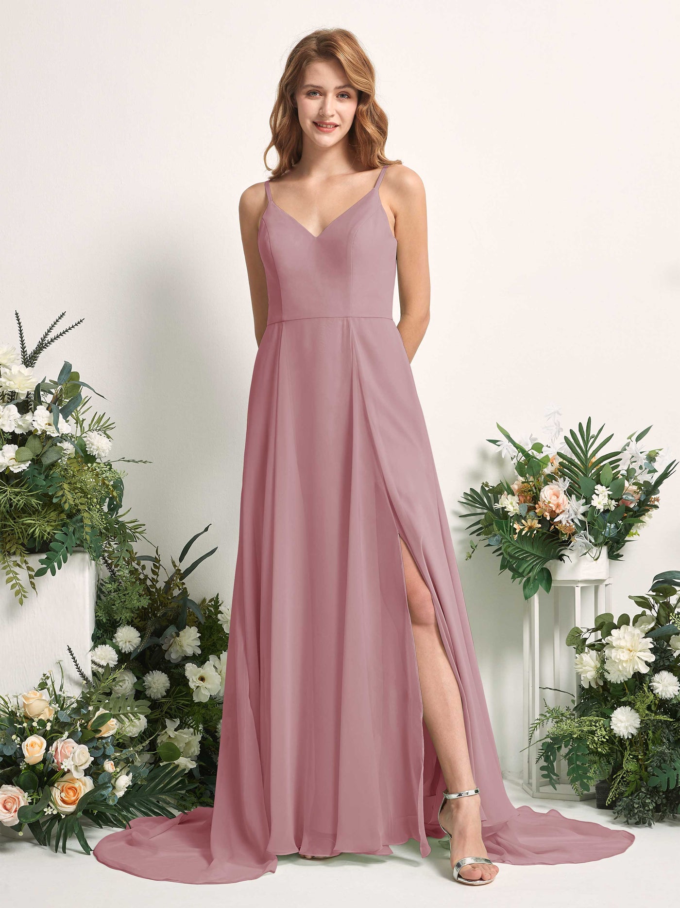 Carlyna Robe trapèze avec col V et fente sur la jambe longueur ras du sol demoiselle d'honneur Mauve Vintage #couleur_mauve-vintage