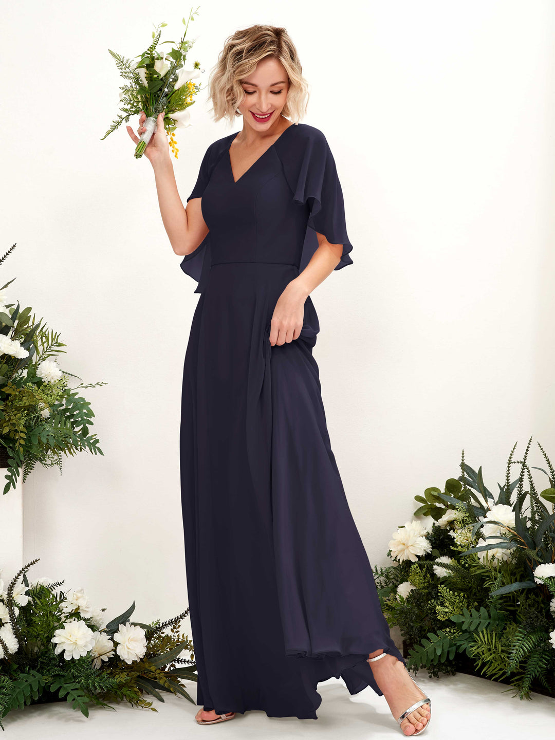 Carlyna Robe trapèze avec col V et manches cape longueur au sol robe de demoiselle d&