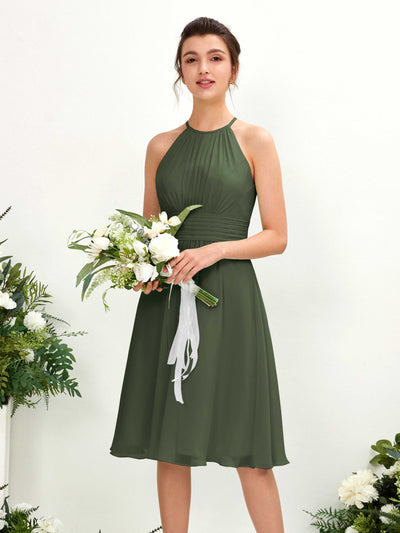 Carlyna Robe trapèze col rond longueur genou mousseline demoiselle d'honneur Olive Martini #couleur_olive-martini