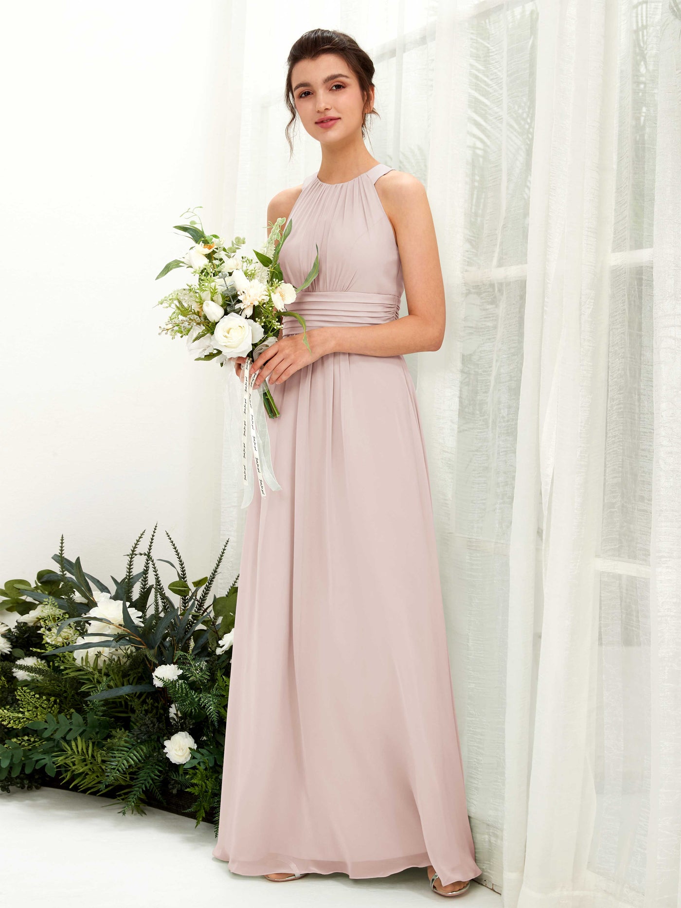 Carlyna Robe trapèze col rond longueur ras du sol froncé demoiselle d'honneur Biscotti #couleur_biscotti