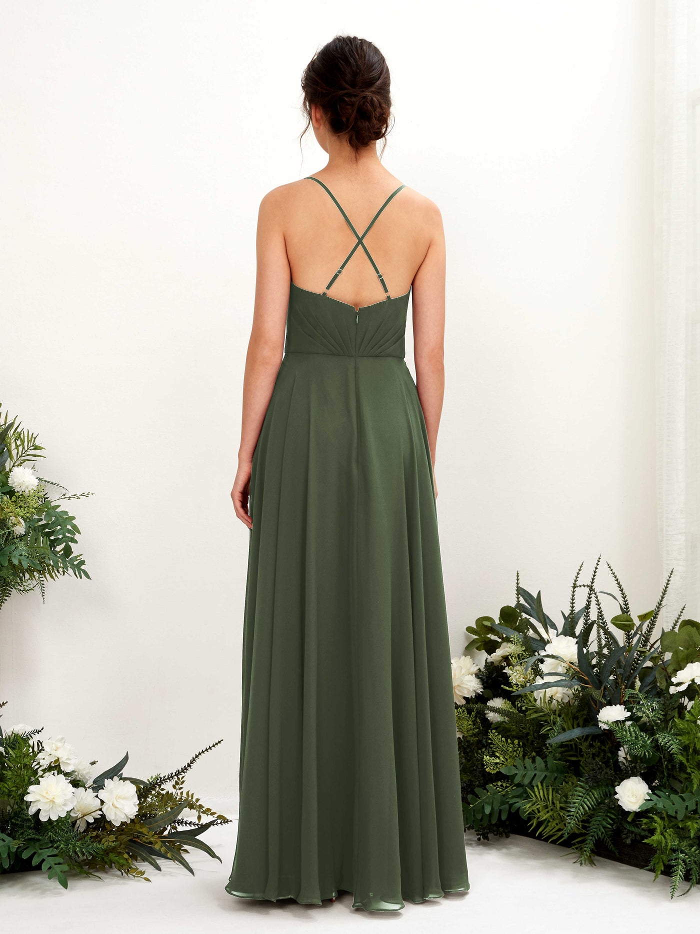 Carlyna Robe trapèze col V bretelles spaghetti longueur ras du sol robe de demoiselle d'honneur Olive Martini #couleur_olive-martini
