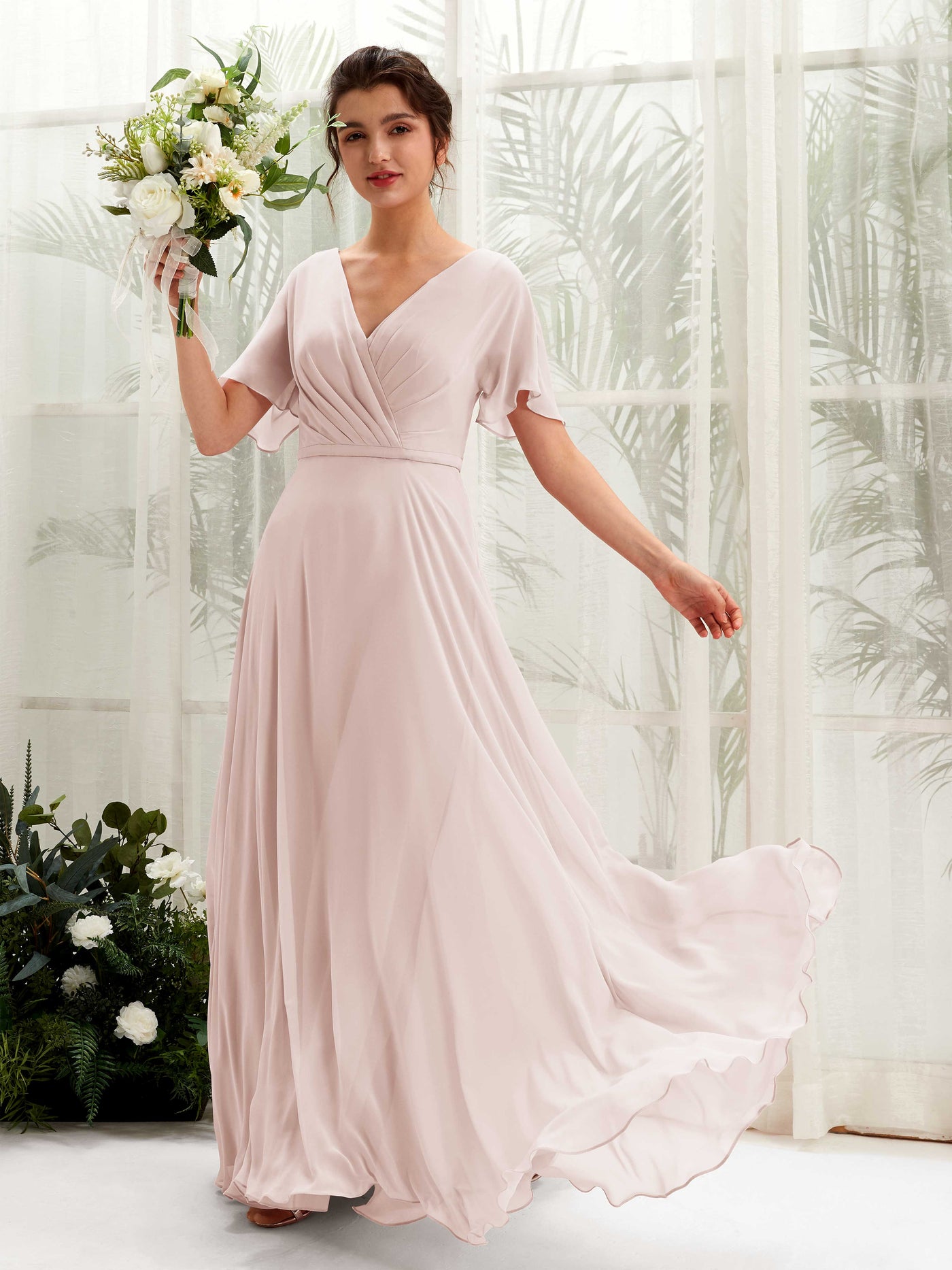Carlyna Robe trapèze Col V Encolure croisée Manches papillon Longueur ras du sol Robes de demoiselle d'honneur Biscotti #couleur_biscotti