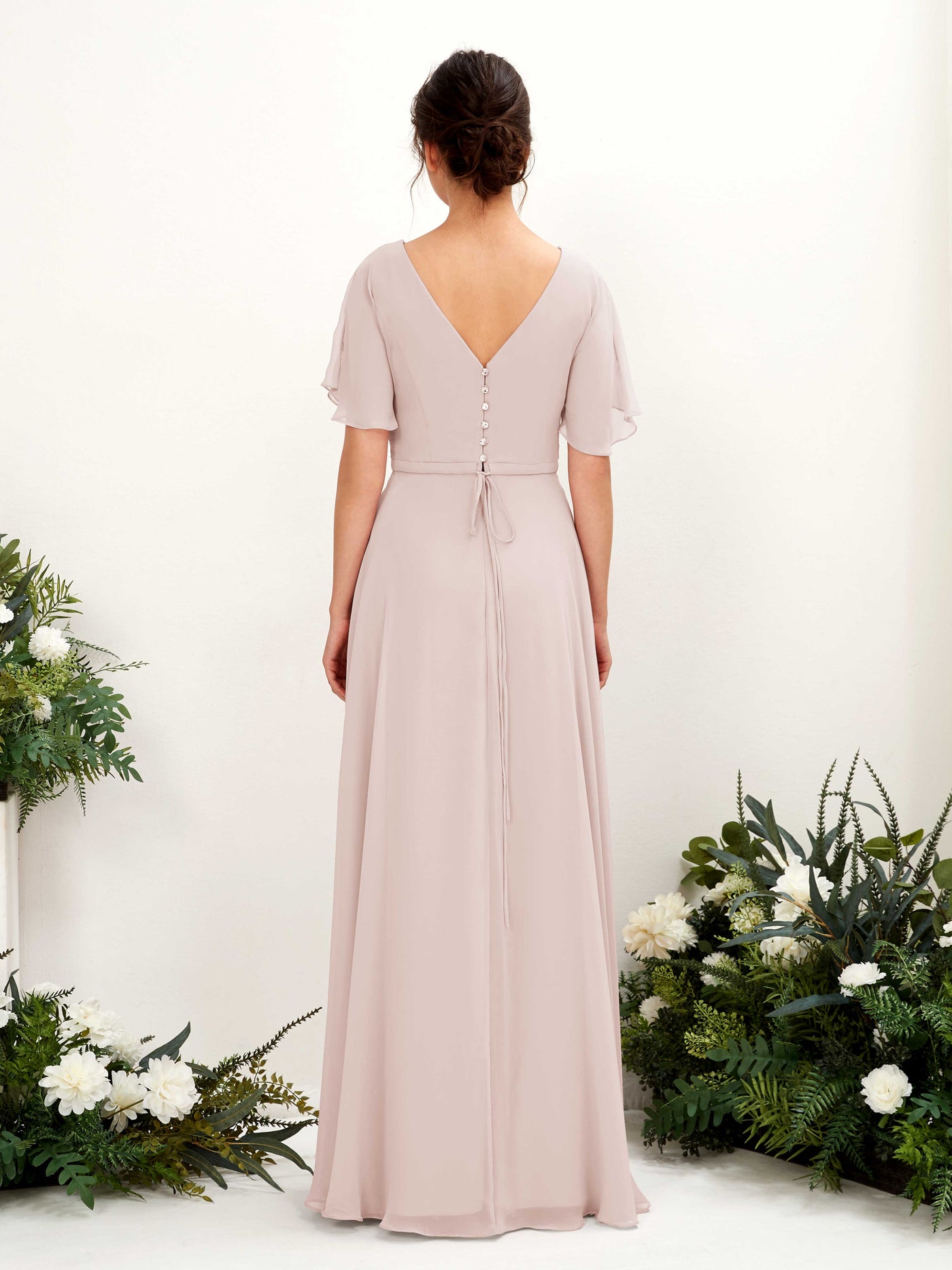 Carlyna Robe trapèze Col V Encolure croisée Manches papillon Longueur ras du sol Robes de demoiselle d'honneur Biscotti #couleur_biscotti