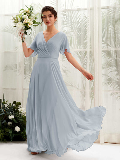 Carlyna Robe trapèze Col V Encolure croisée Manches papillon Longueur ras du sol Robes de demoiselle d'honneur Bleu Poussiéreux Amélioré #couleur_bleu-poussi-reux-am-lior