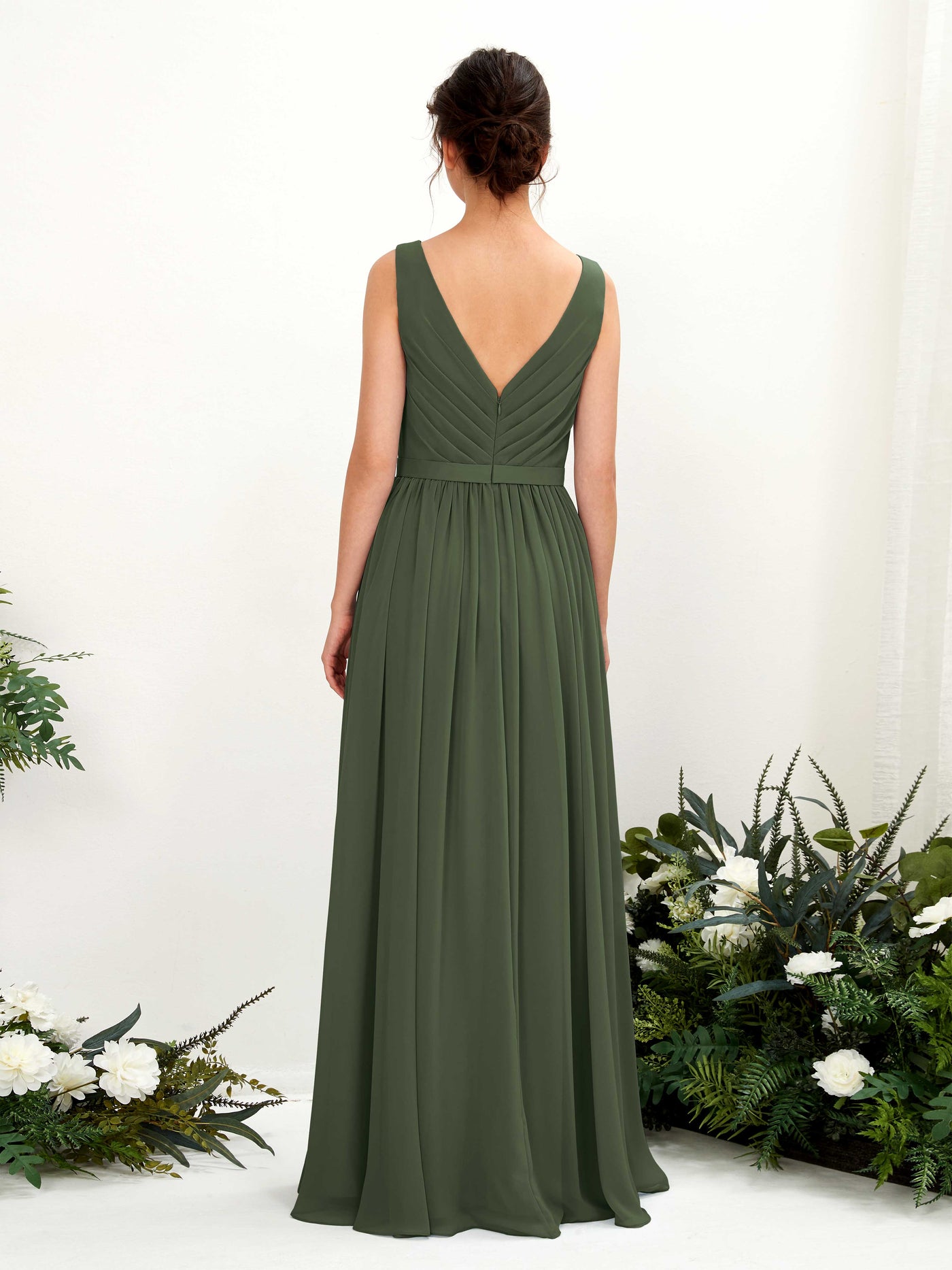 Carlyna Robe trapèze col V longueur ras du sol froncé demoiselle d'honneur Olive Martini #couleur_olive-martini