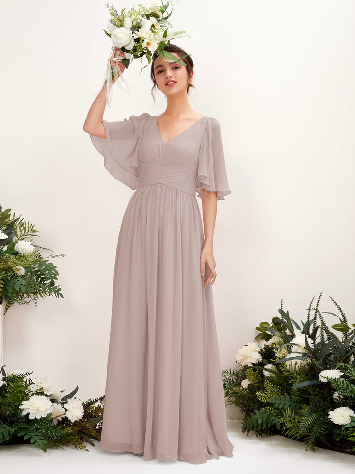 Carlyna Robe trapèze col V manches courtes longueur ras du sol en mousseline Taupe 
