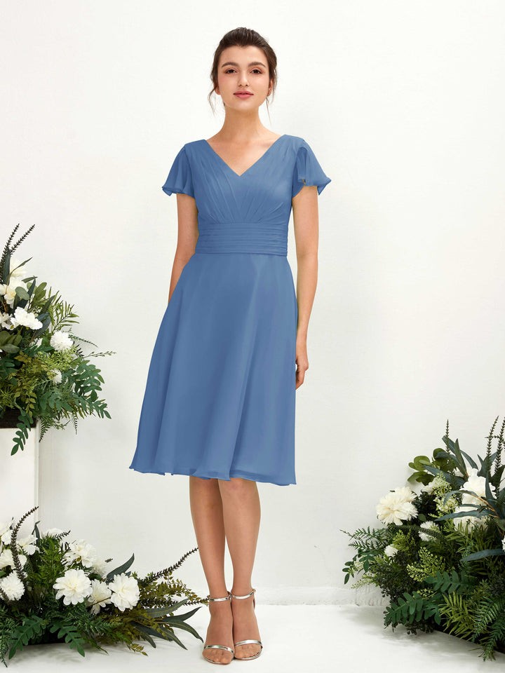 Carlyna Robe trapèze col V manches papillon longueur genou mousseline Bleu Poussiéreux 