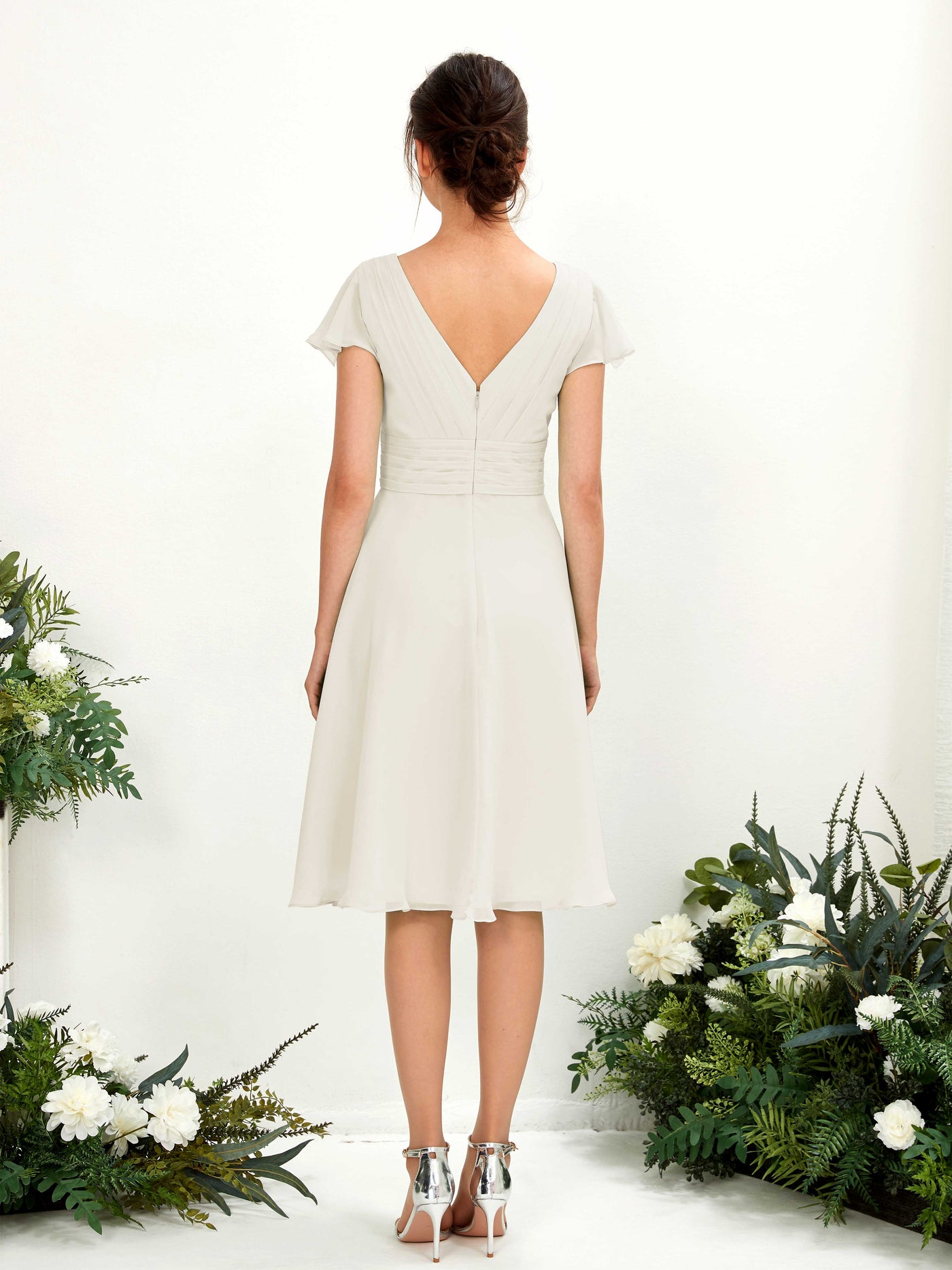 Carlyna Robe trapèze col V manches papillon longueur genou mousseline Ivoire #couleur_ivoire