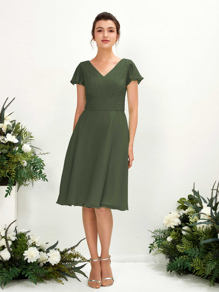 Carlyna Robe trapèze col V manches papillon longueur genou mousseline Olive Martini 