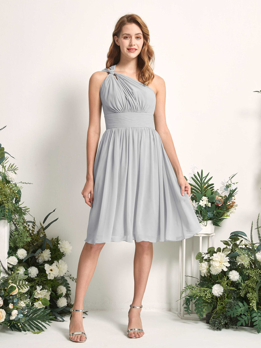 Carlyna Robe trapèze décolleté asymétrique longueur genou froncée en mousseline demoiselle d&