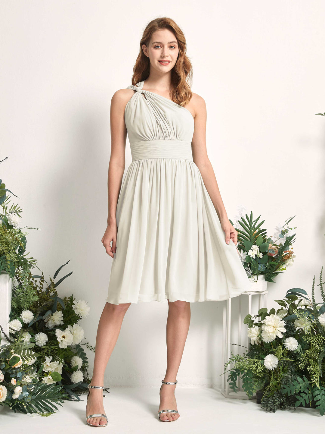 Carlyna Robe trapèze décolleté asymétrique longueur genou froncée en mousseline demoiselle d&