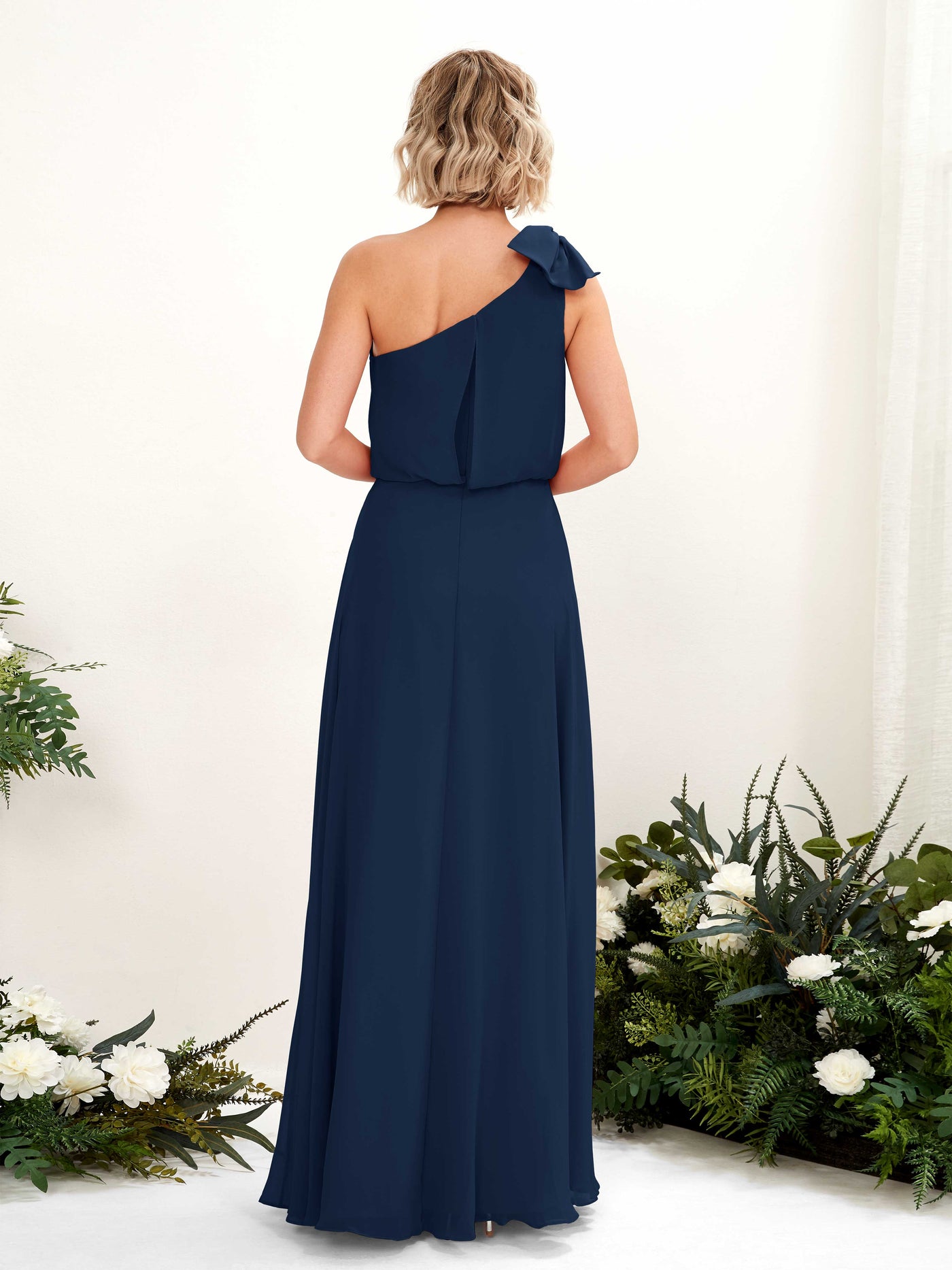 Carlyna Robe trapèze décolleté asymétrique longueur ras du sol demoiselle d'honneur Bleu Marine #couleur_bleu-marine