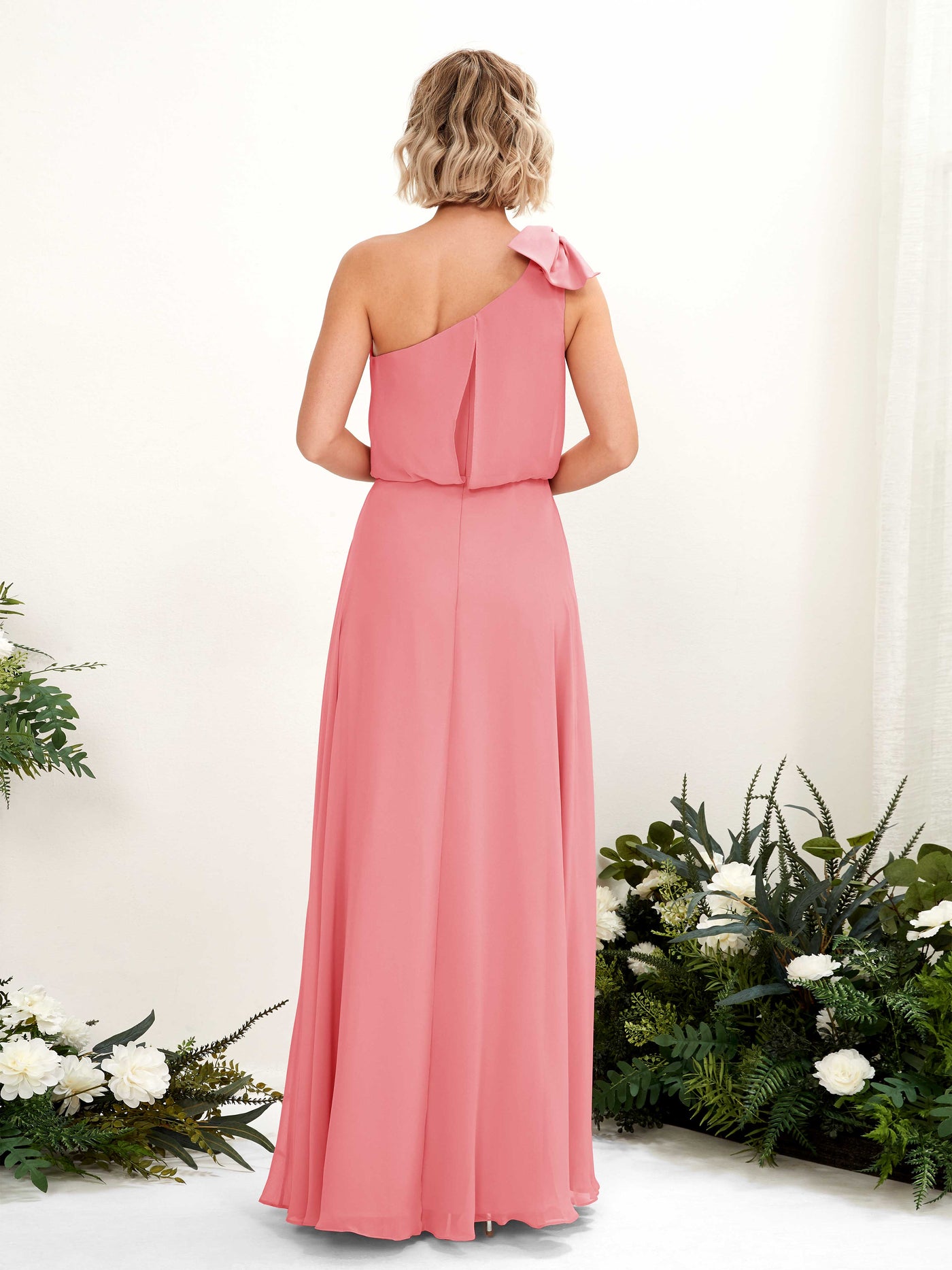 Carlyna Robe trapèze décolleté asymétrique longueur ras du sol demoiselle d'honneur Rose Corail #couleur_rose-corail