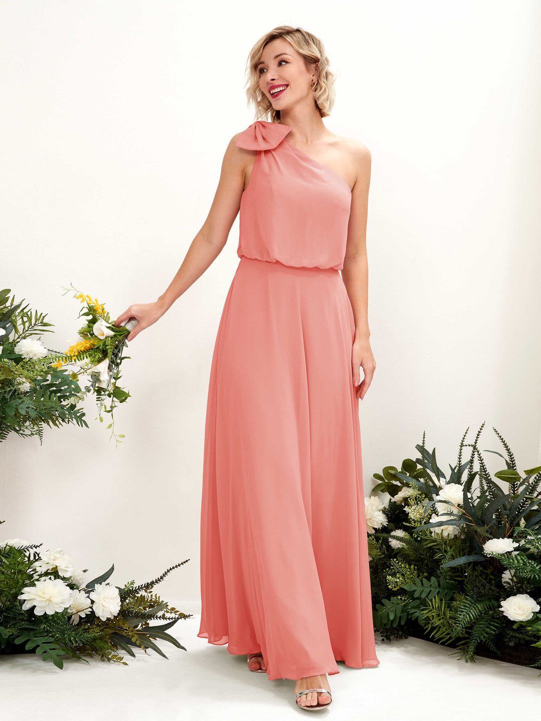 Carlyna Robe trapèze décolleté asymétrique longueur ras du sol demoiselle d&
