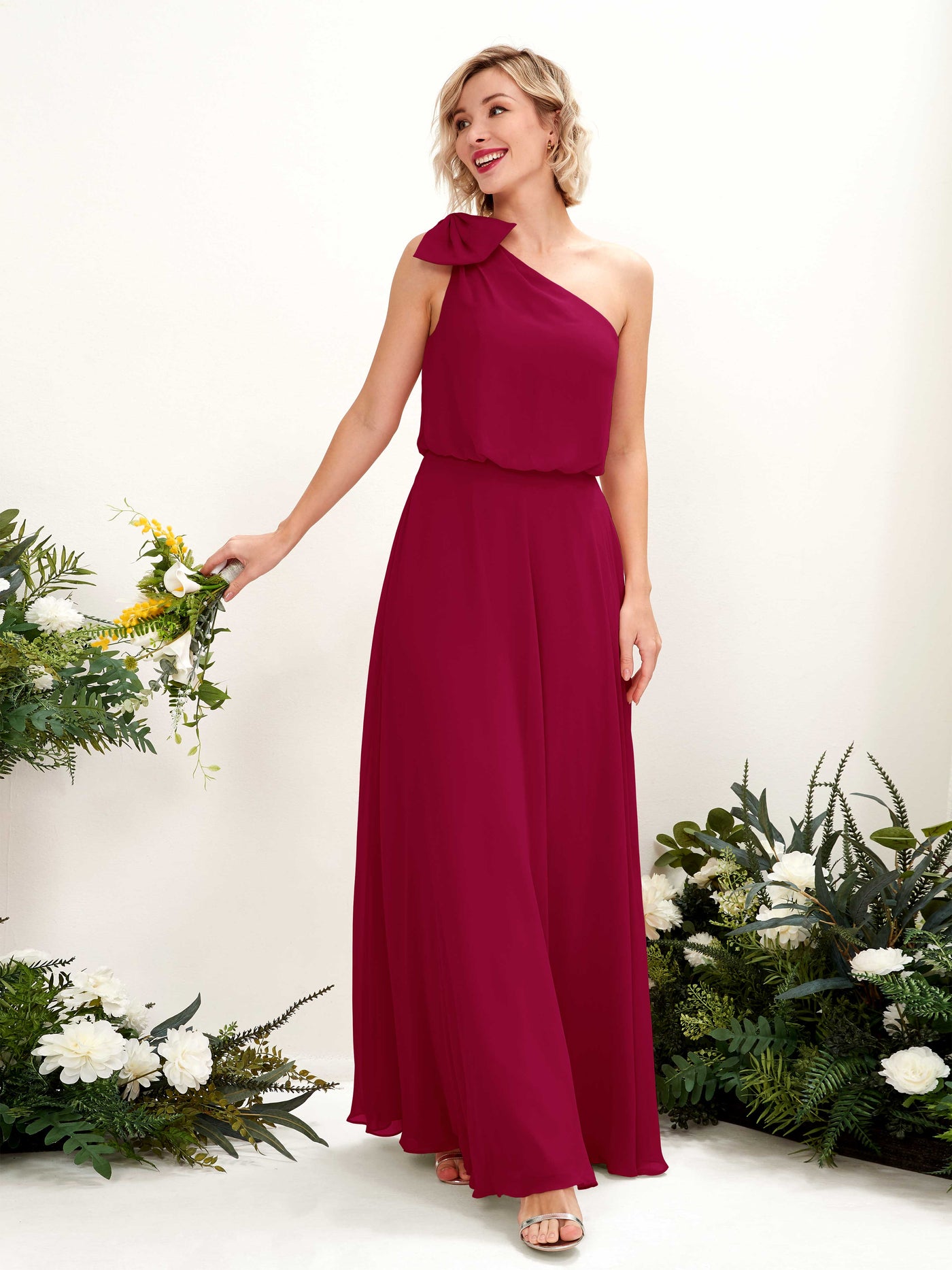 Carlyna Robe trapèze décolleté asymétrique longueur ras du sol demoiselle d'honneur Rouge Bouffon #couleur_rouge-bouffon