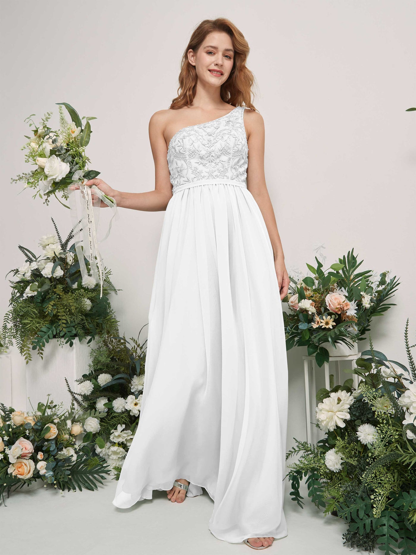 Carlyna Robe trapèze Décolleté asymétrique Longueur ras du sol Mousseline demoiselle d'honneur Blanc #couleur_blanc