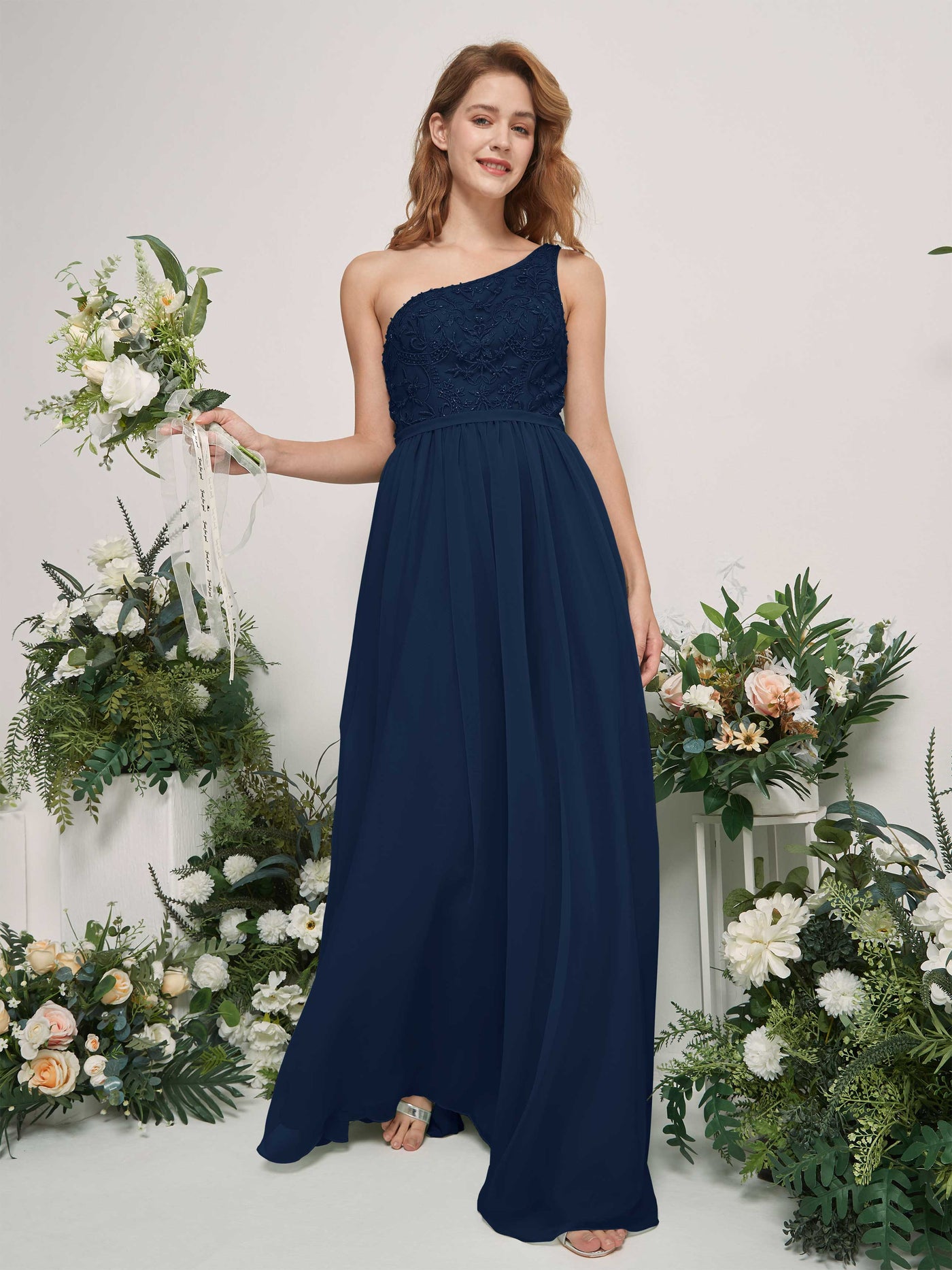 Carlyna Robe trapèze Décolleté asymétrique Longueur ras du sol Mousseline demoiselle d'honneur Bleu Marine #couleur_bleu-marine