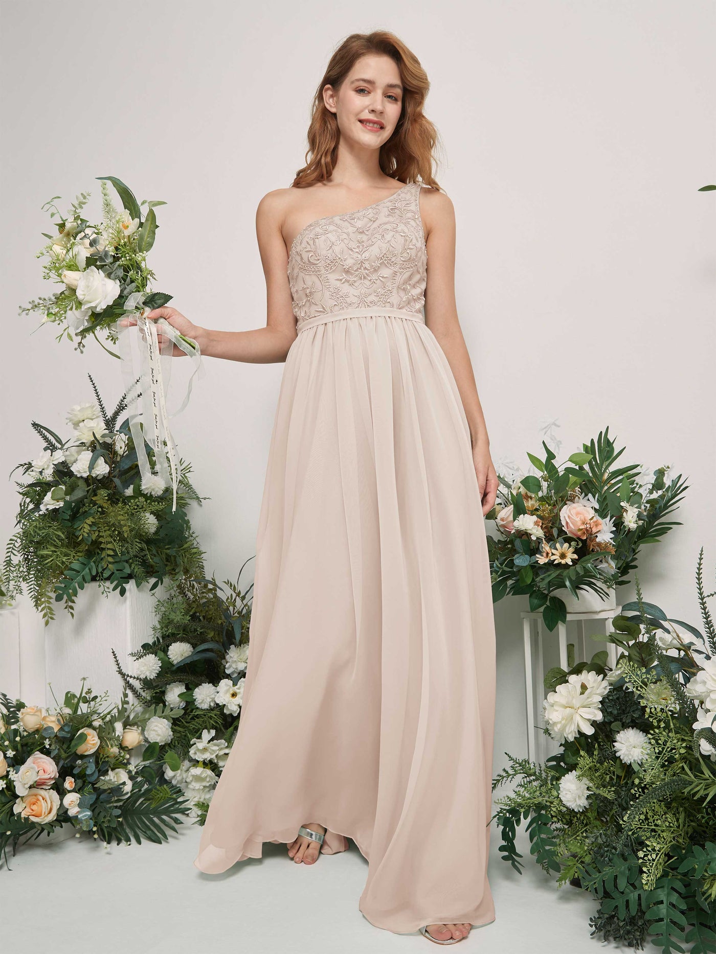 Carlyna Robe trapèze Décolleté asymétrique Longueur ras du sol Mousseline demoiselle d'honneur Champagne #couleur_champagne