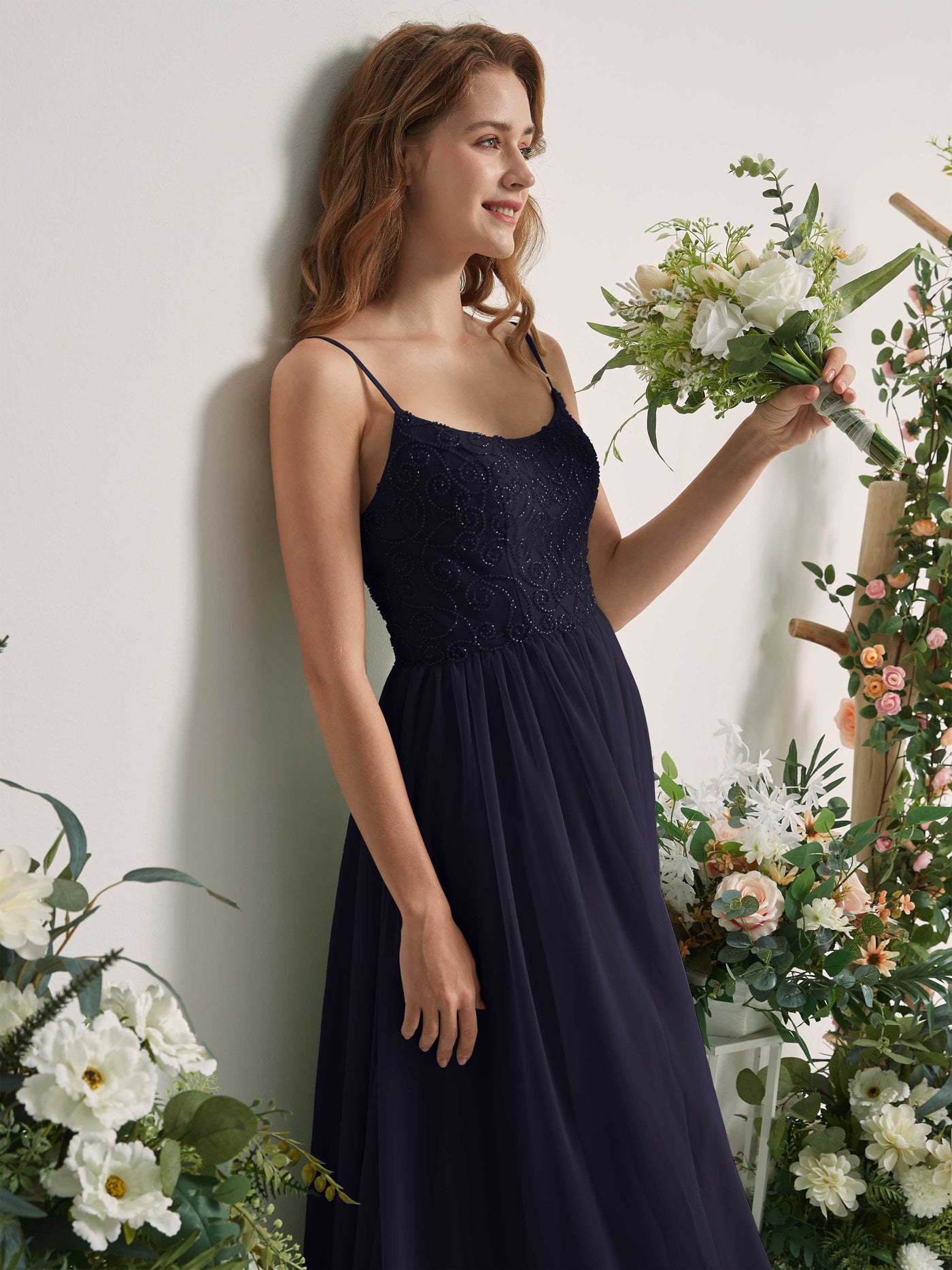 Carlyna Robe trapèze encolure dégagée longueur ras du sol mousseline demoiselle d'honneur Bleu Marine Foncé #couleur_bleu-marine-fonc