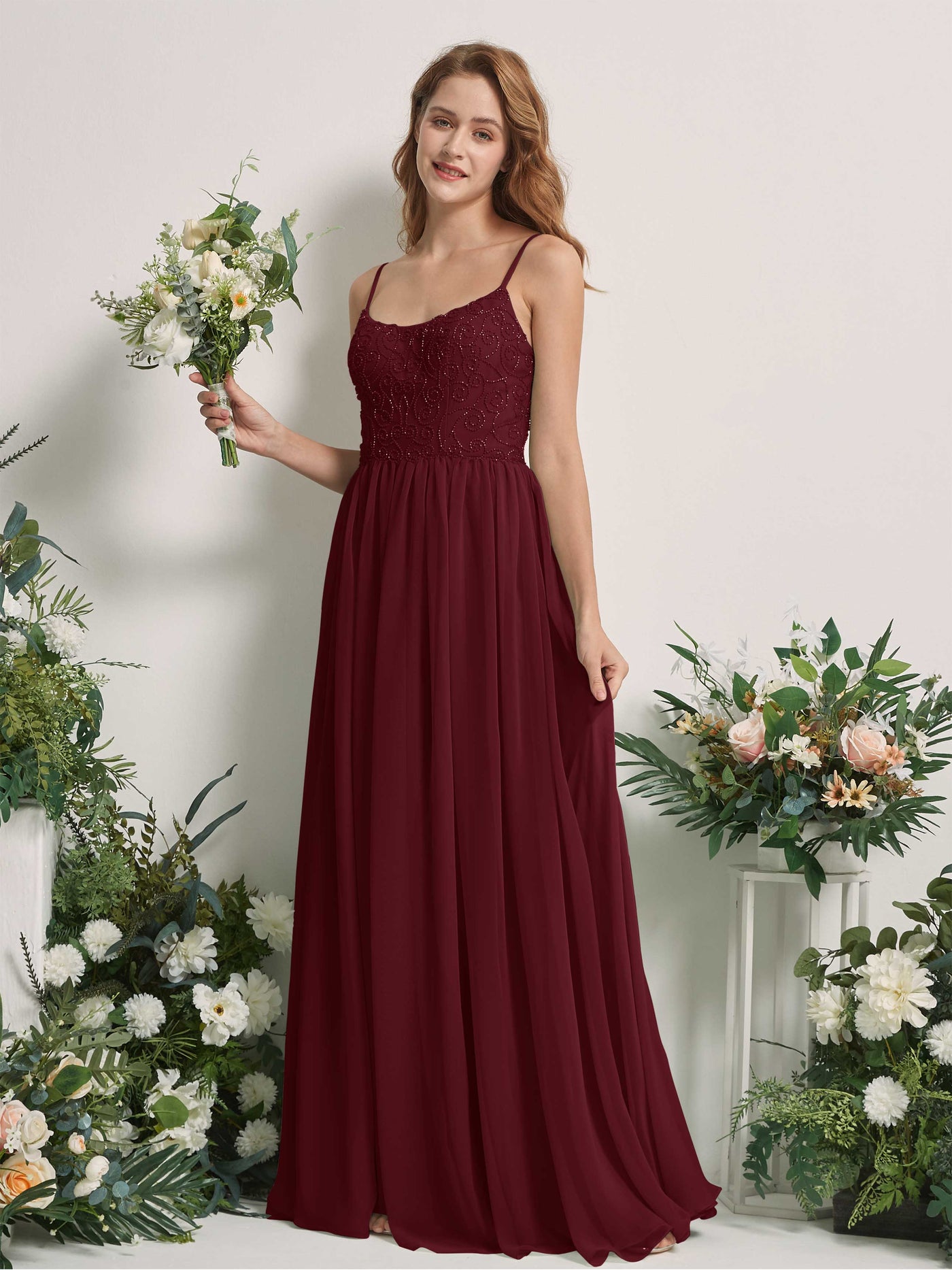 Carlyna Robe trapèze encolure dégagée longueur ras du sol mousseline demoiselle d'honneur Bordeaux #couleur_bordeaux