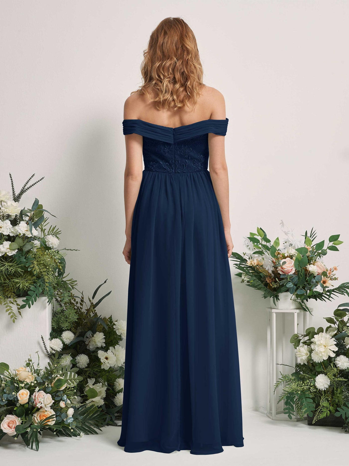 Carlyna Robe Trapèze Épaule Dénudée Longueur Ras du Sol Brodée Robes de Demoiselle d'honneur Bleu Marine #couleur_bleu-marine