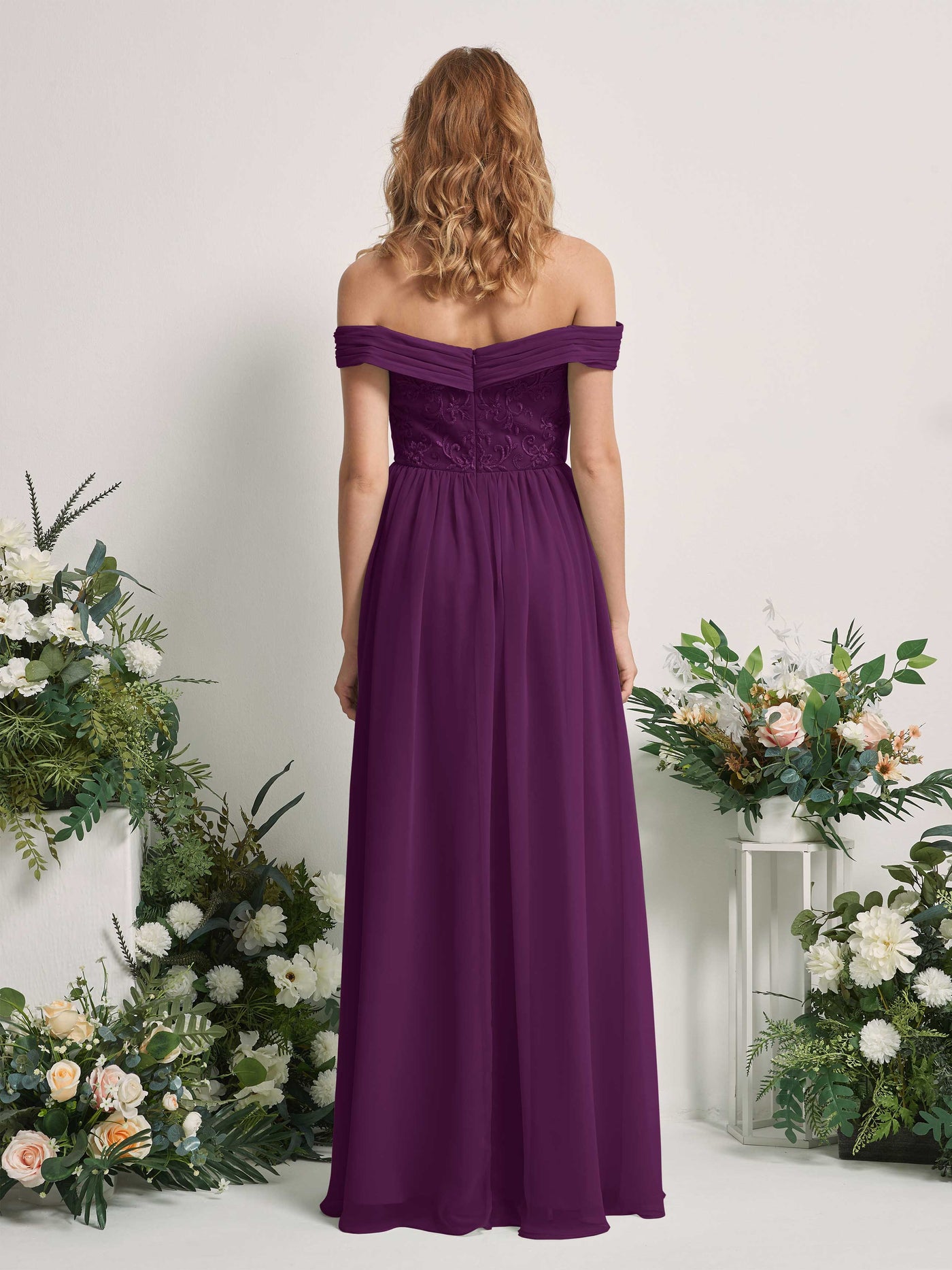 Carlyna Robe Trapèze Épaule Dénudée Longueur Ras du Sol Brodée Robes de Demoiselle d'honneur Pourpre #couleur_pourpre