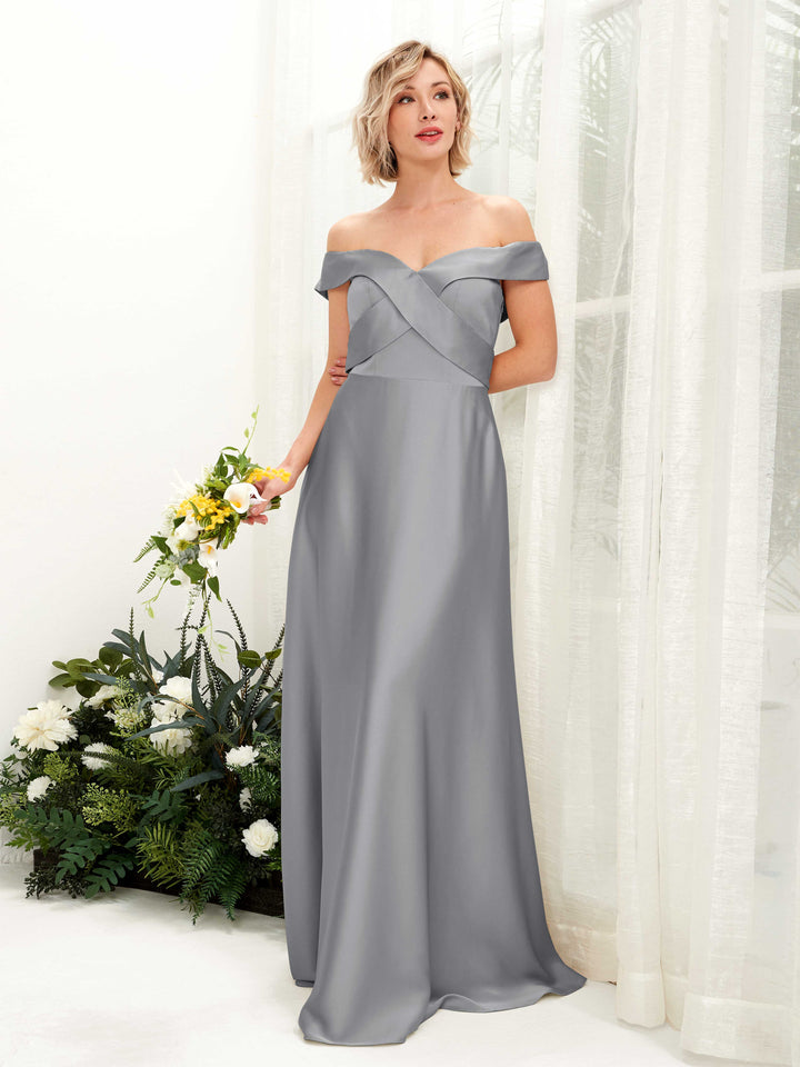 Carlyna Robe trapèze Épaule Dénudée longueur ras du sol en satin Gris Acier 