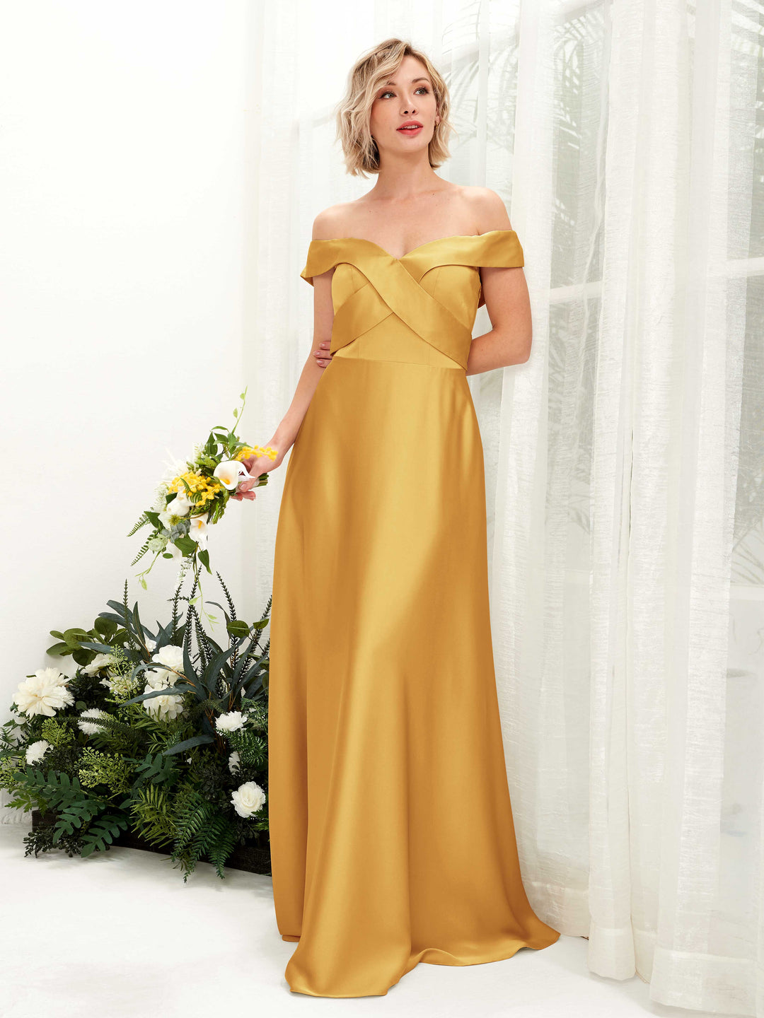 Carlyna Robe trapèze Épaule Dénudée longueur ras du sol en satin Jaune Canari 