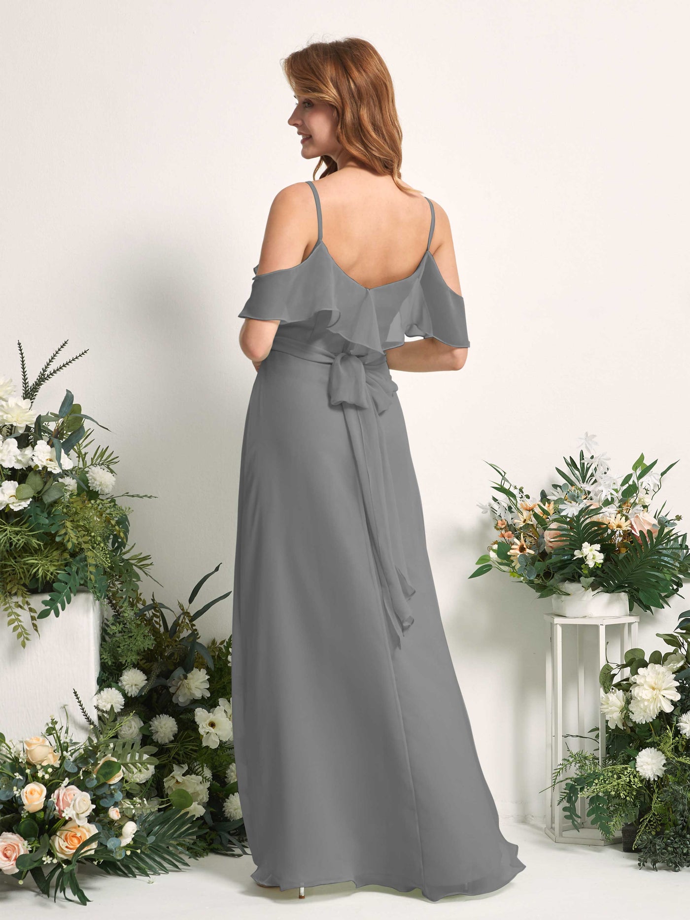 Carlyna Robe Trapèze Épaule Dénudée Longueur ras du sol Mousseline Demoiselle d'honneur Gris Acier #couleur_gris-acier