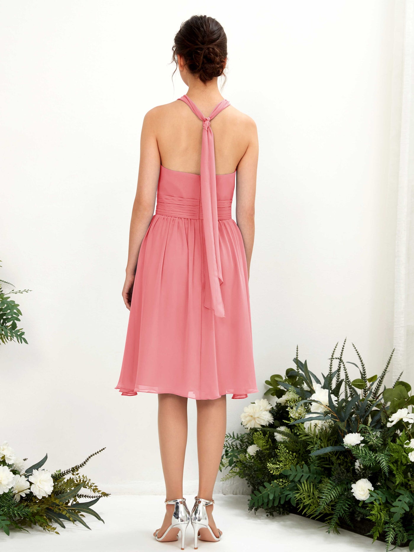 Carlyna Robe trapèze licou longueur genou mousseline froncé demoiselle d'honneur Rose Corail #couleur_rose-corail