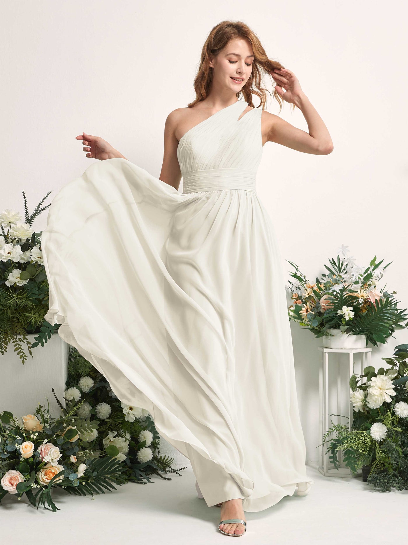 Carlyna Robe Trapèze Longueur ras du sol Décolleté Asymétrique Mousseline Demoiselle d'honneur Ivoire #couleur_ivoire