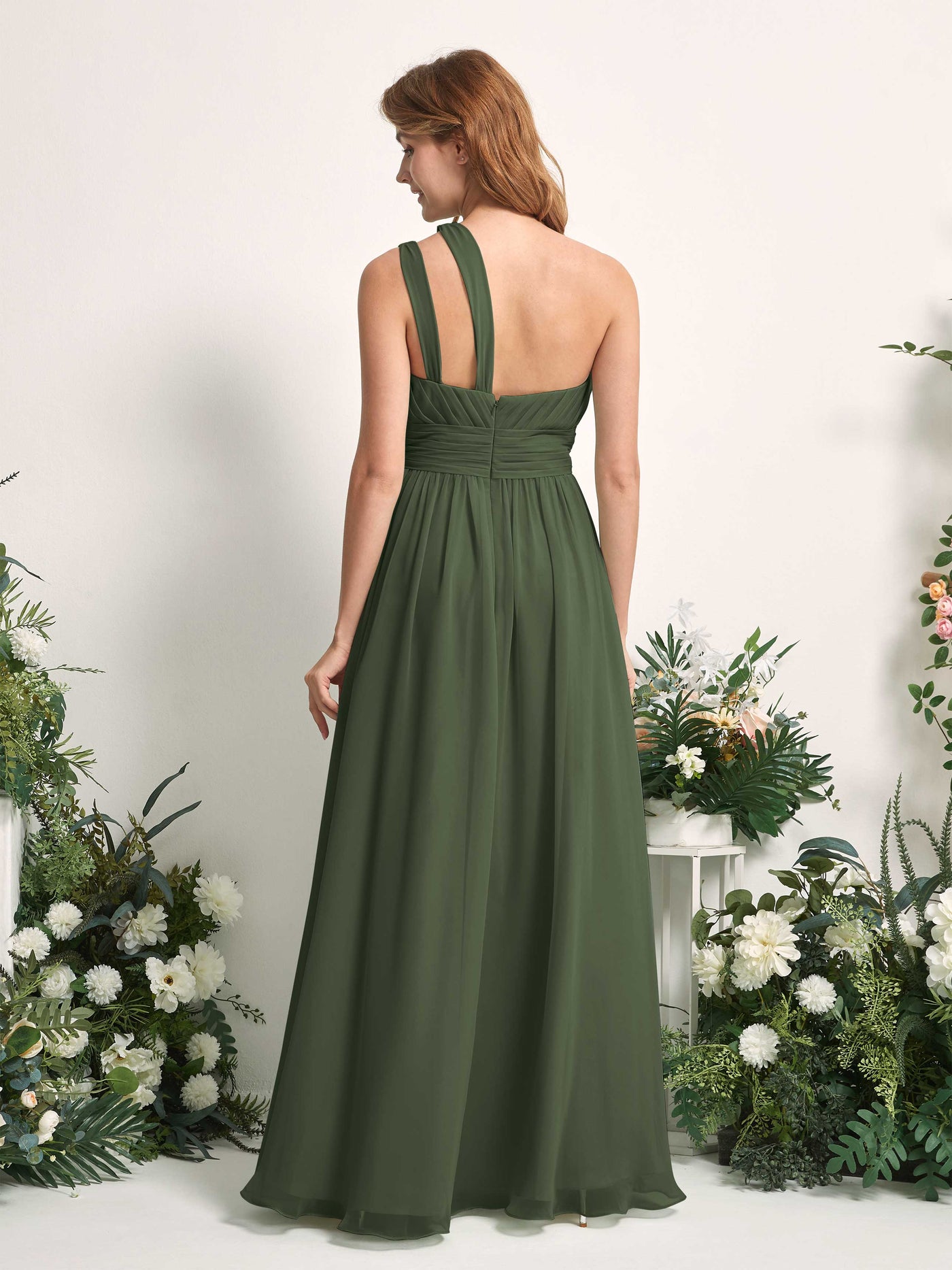 Carlyna Robe Trapèze Longueur ras du sol Décolleté Asymétrique Mousseline Demoiselle d'honneur Olive Martini #couleur_olive-martini