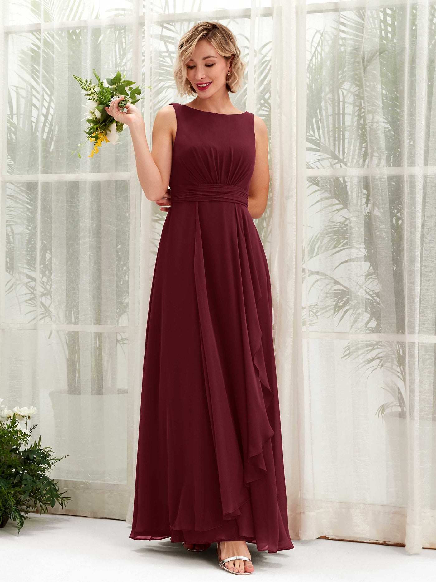 Carlyna Robe trapèze longueur ras du sol encolure bateau demoiselle d'honneur Bordeaux #couleur_bordeaux