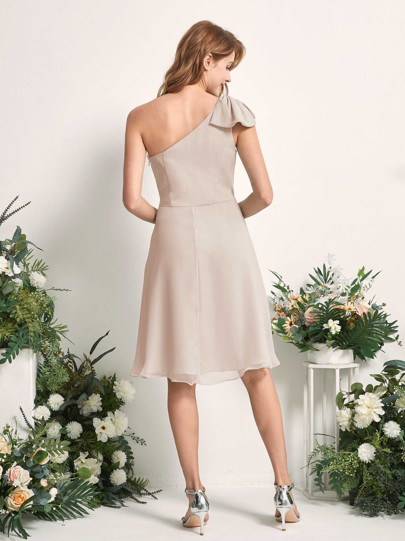 Carlyna Trapèze Décolleté Asymétrique Patineuse Robes de demoiselle d'honneur Champagne #couleur_champagne