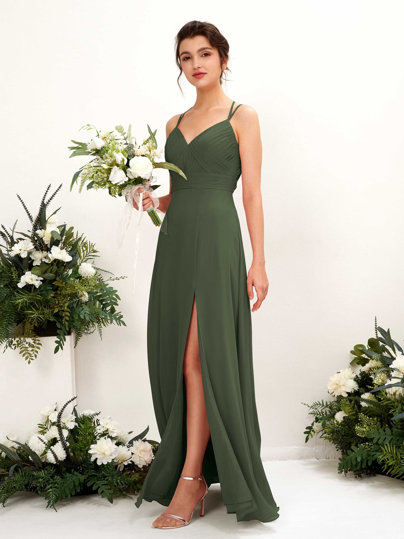 Carlyna Trapèze Longueur ras du sol Col V Licou Robes de demoiselle d'honneur Olive Martini #couleur_olive-martini
